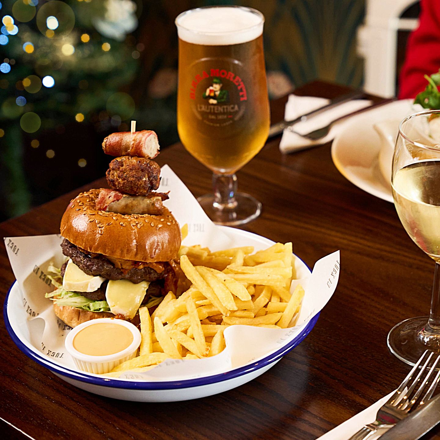 Festive Lunch & Dinner at The Ynyscedwyn Arms in Ystradgynlais